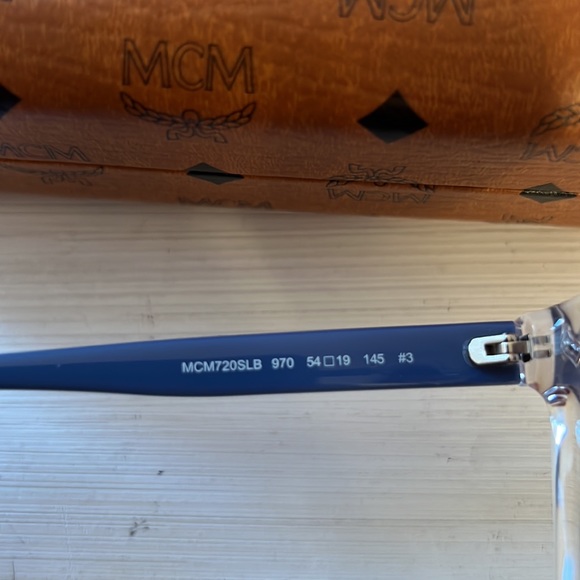 МСМ 54mm oversized square sunglasses - Picture 5 of 5